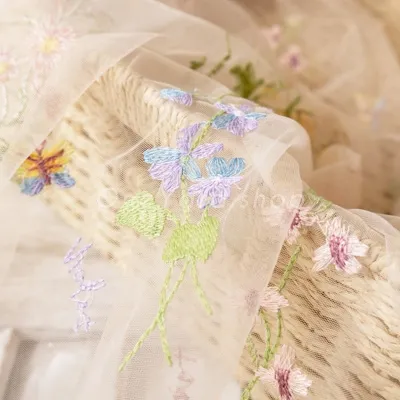 NUDE EMBROIDERED FLOWER