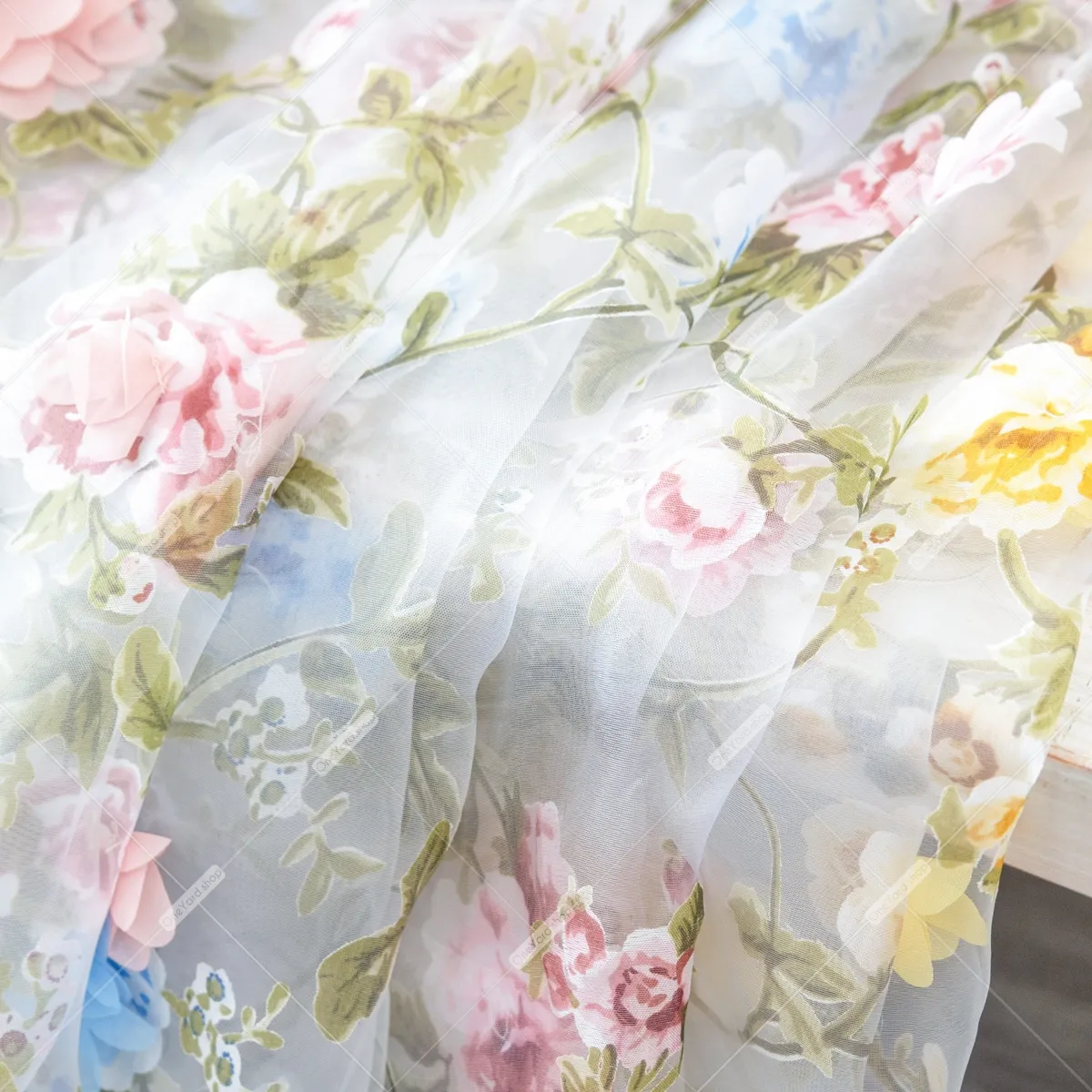 Tessuto Stampato 3D Con Fiori #14 - Cotone E Poliestere 100x145 Cm Per Cucito Creativo