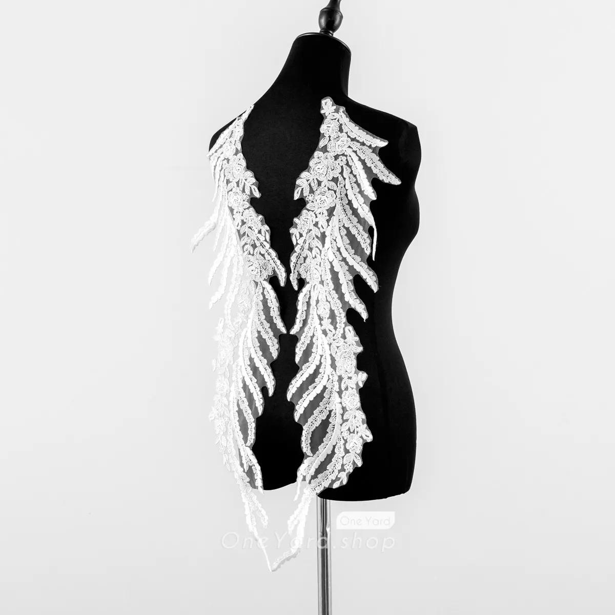 wing shape embroidered lace applique