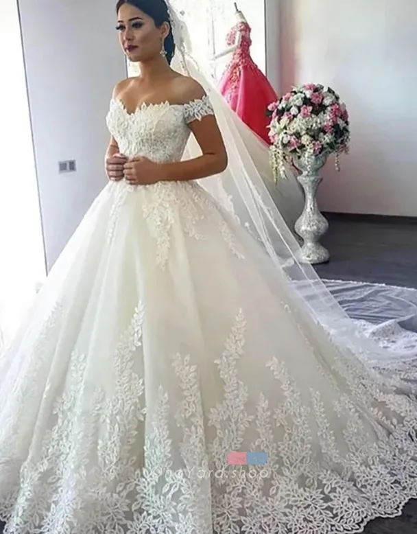 willow leaf pattern lace appliqued wedding dress