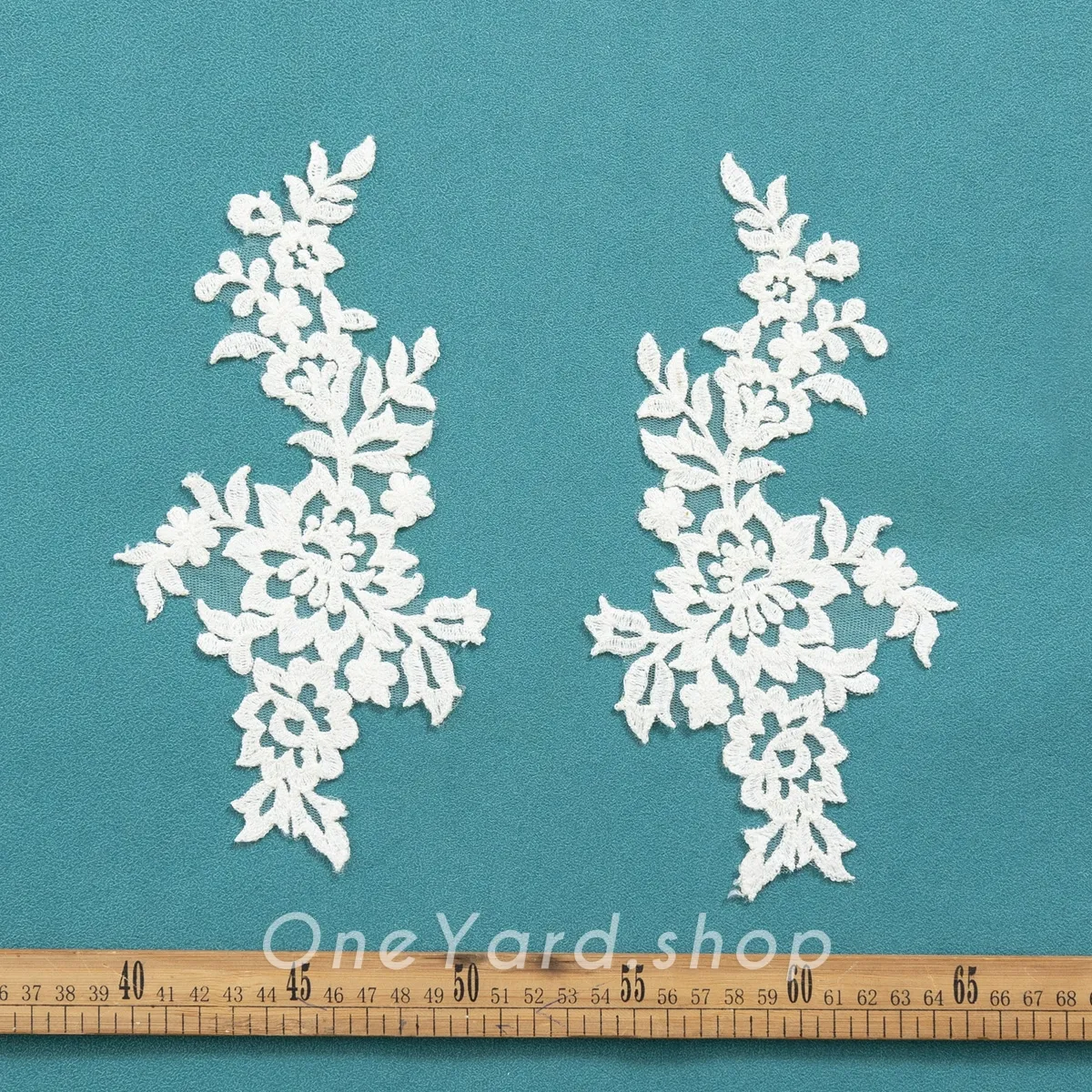 ivory floral pattern embroidered lace applique