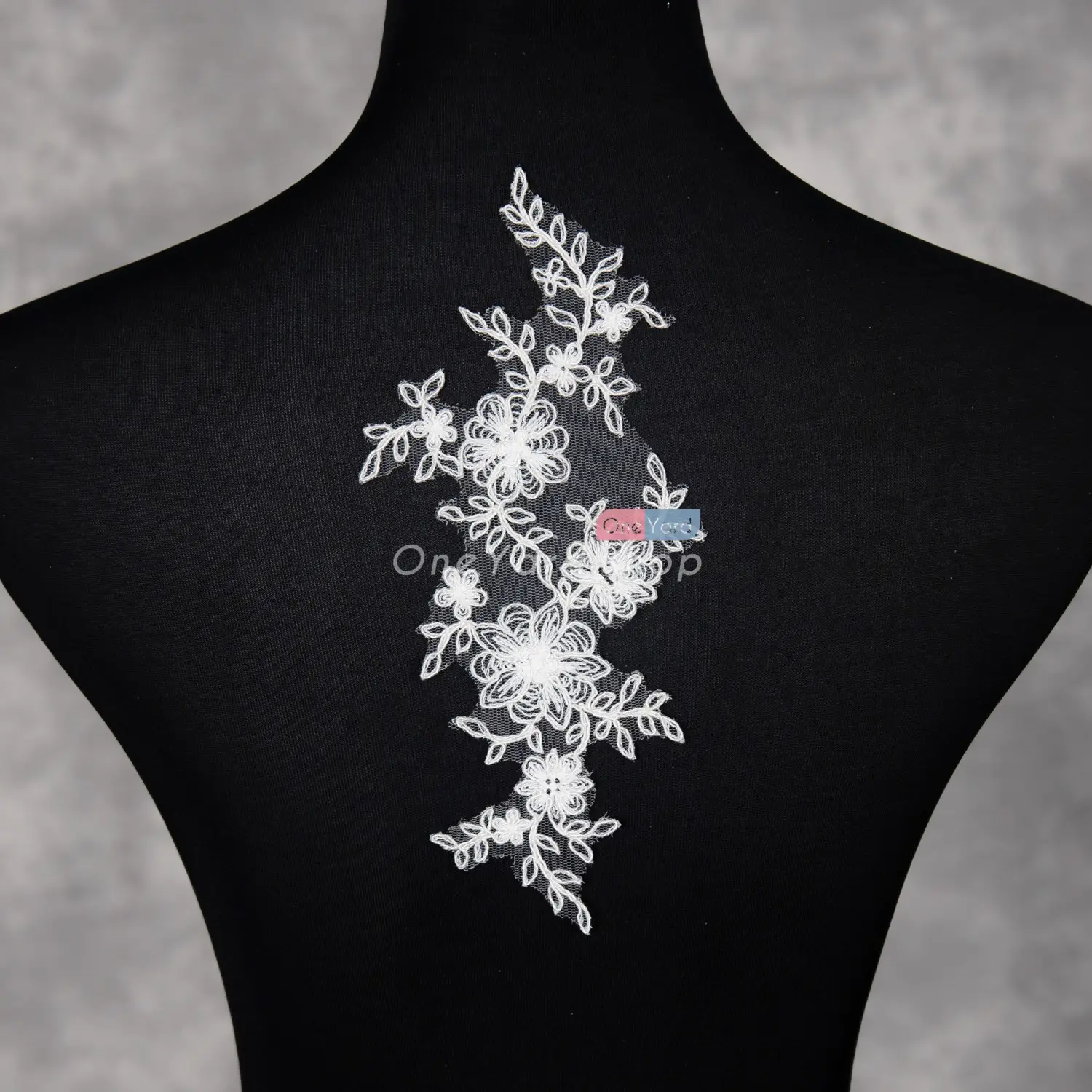 pair of elegant light ivory embroidery lace appliques