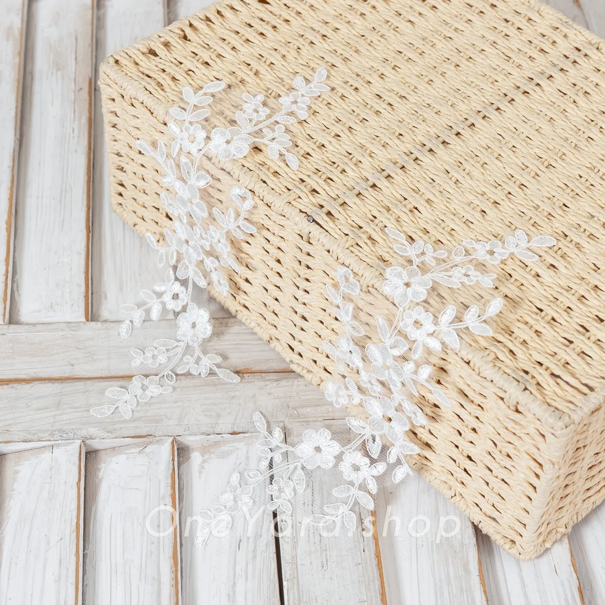 delicate leaves and vines lace accessories