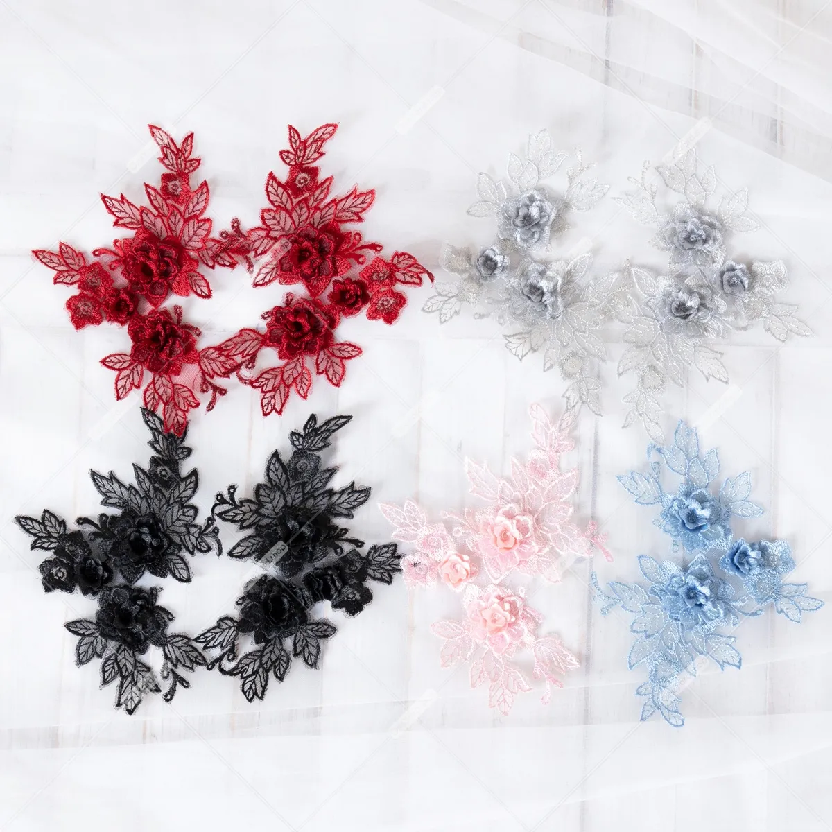 delicate flowers and leaves 3D lace motifs