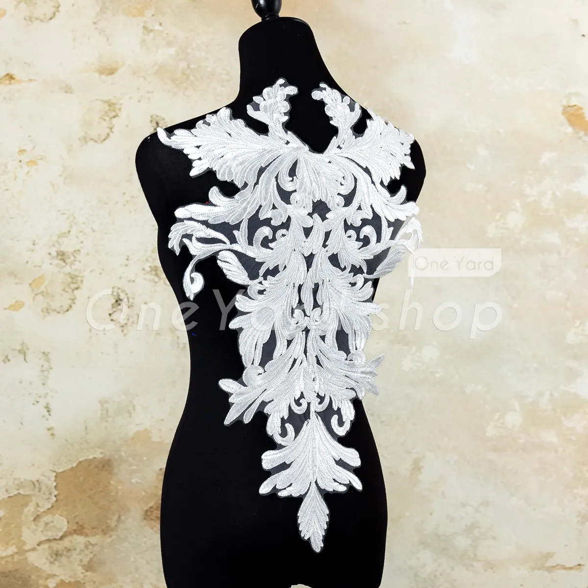 classic acanthus leaf Baroque design lace motif