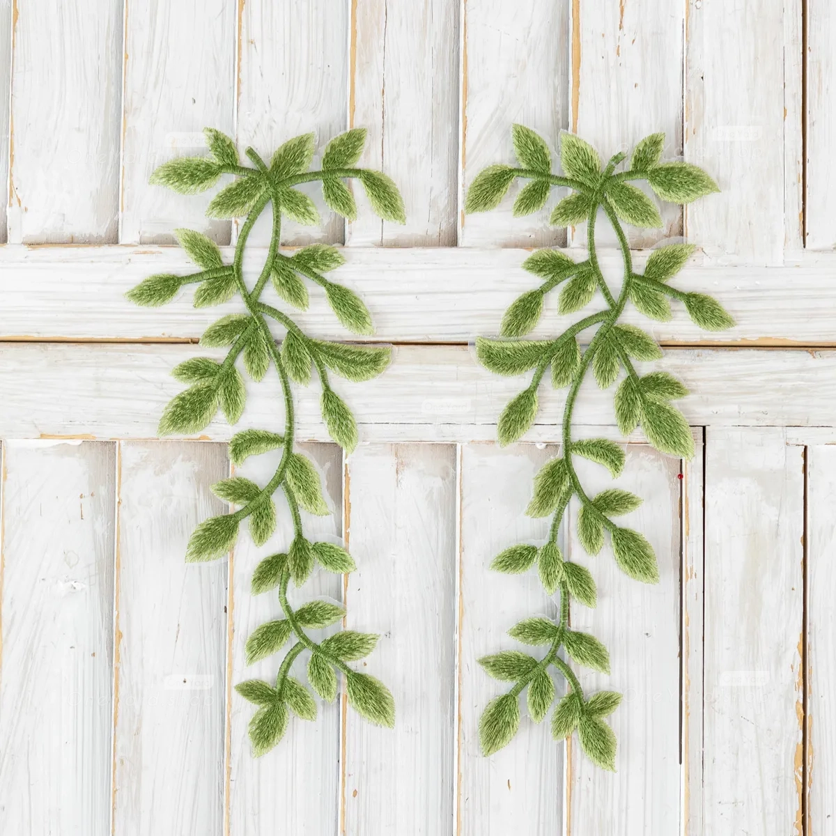 a pair green leaf vine lace appliques