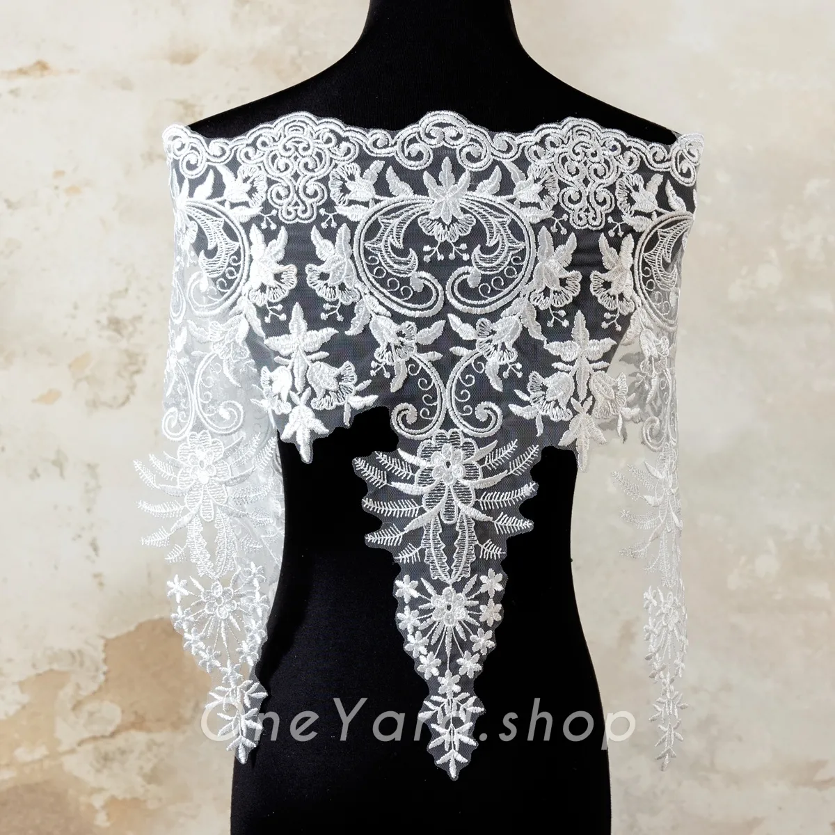 abstract lace trim