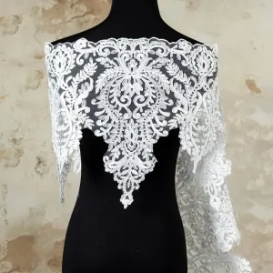 abstract baroque pattern sequinned corded lace trim