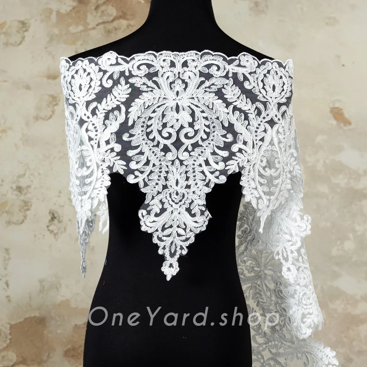 abstract baroque pattern sequinned corded lace trim