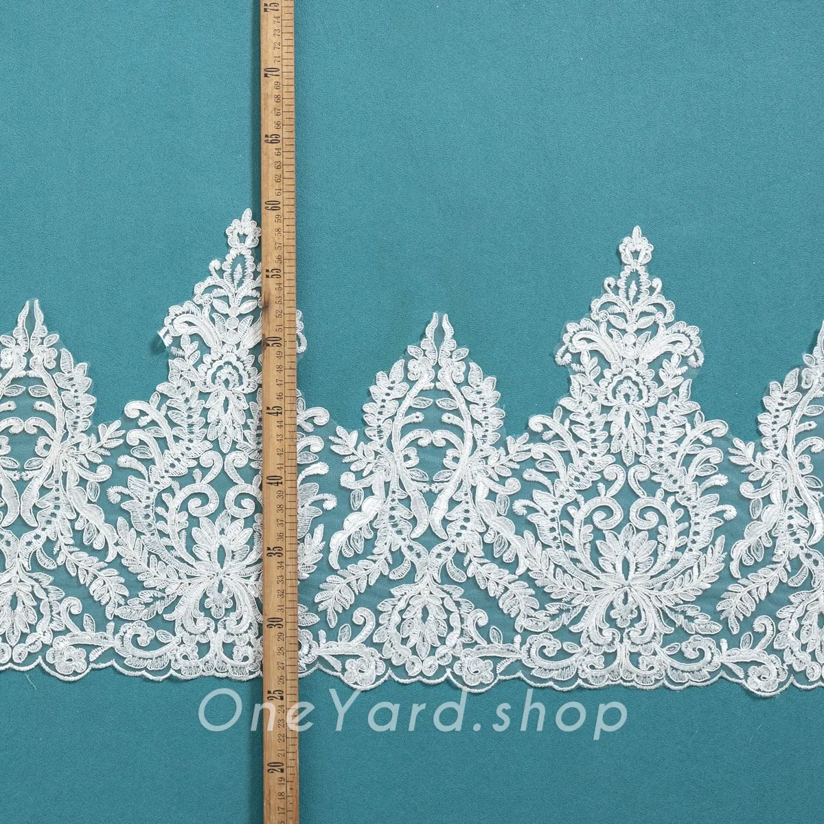 bold design lace trim
