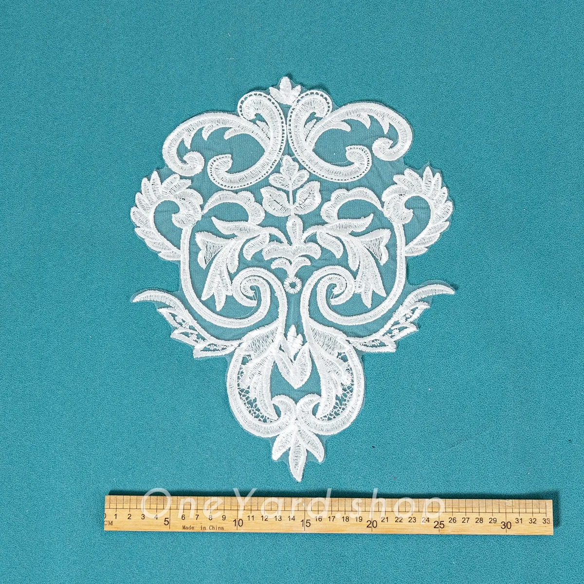 beautiful off white Baroque style lace applique beautiful off white Baroque style lace applique