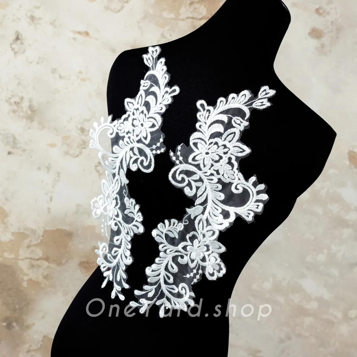 floral pattern embroidery lace appliques by pair
