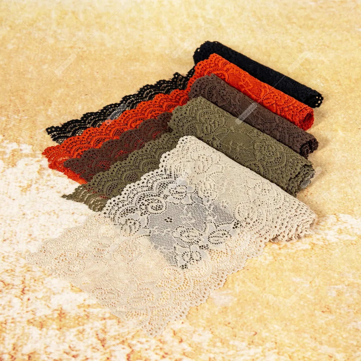 15cm floral scalloped edge lace trim