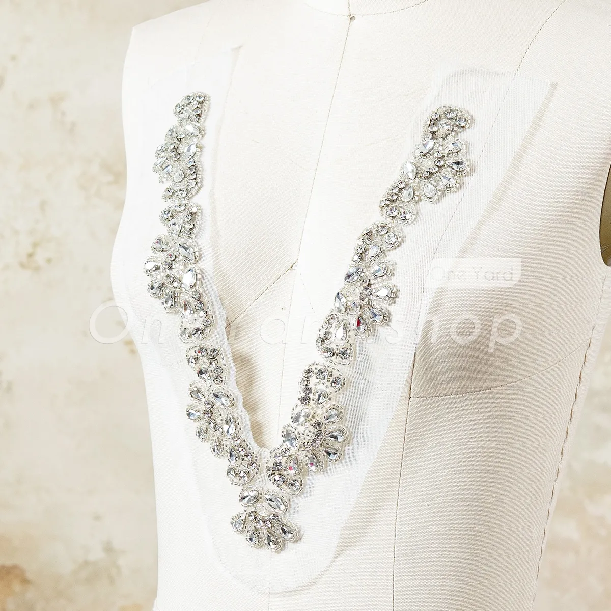clear glass rhinestone v neck applique