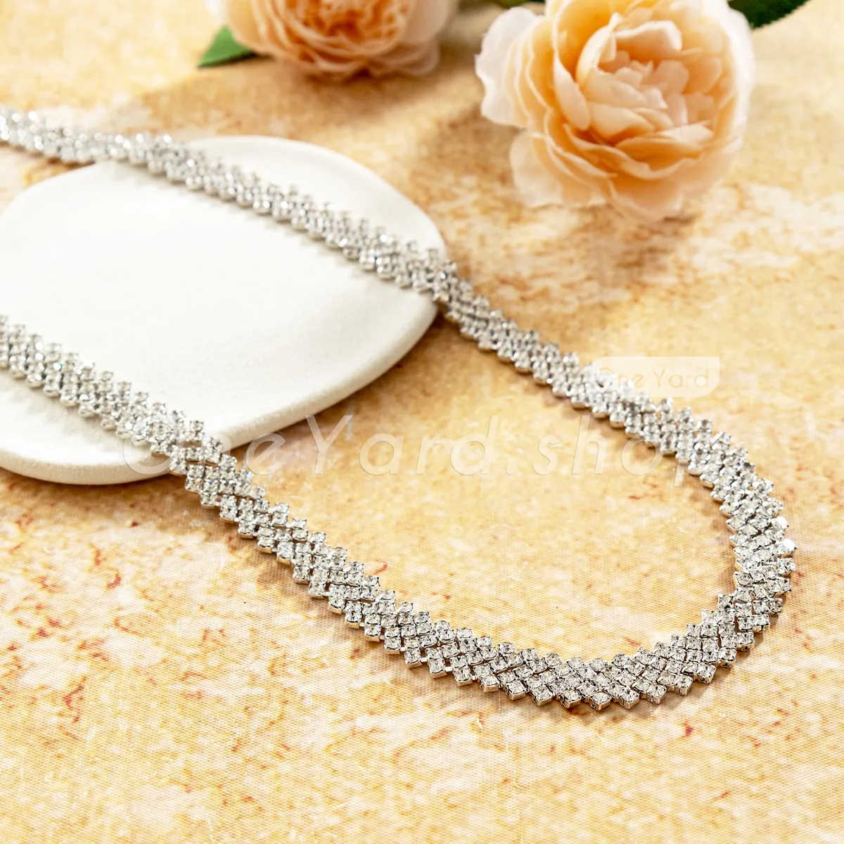 luxurious and highly flexible crystal rhinestone trim