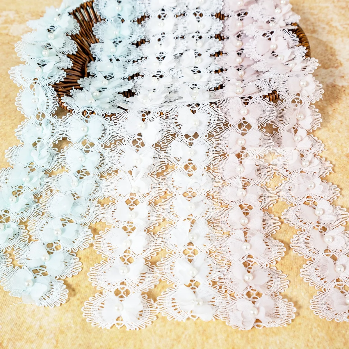 blooming 3D flowers scalloped lace trim