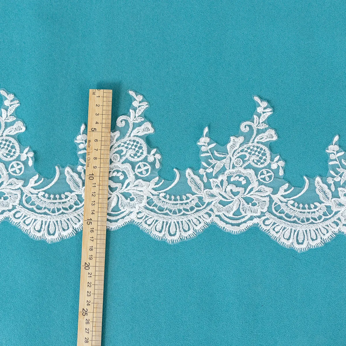 18cm width floral scalloped lace trim