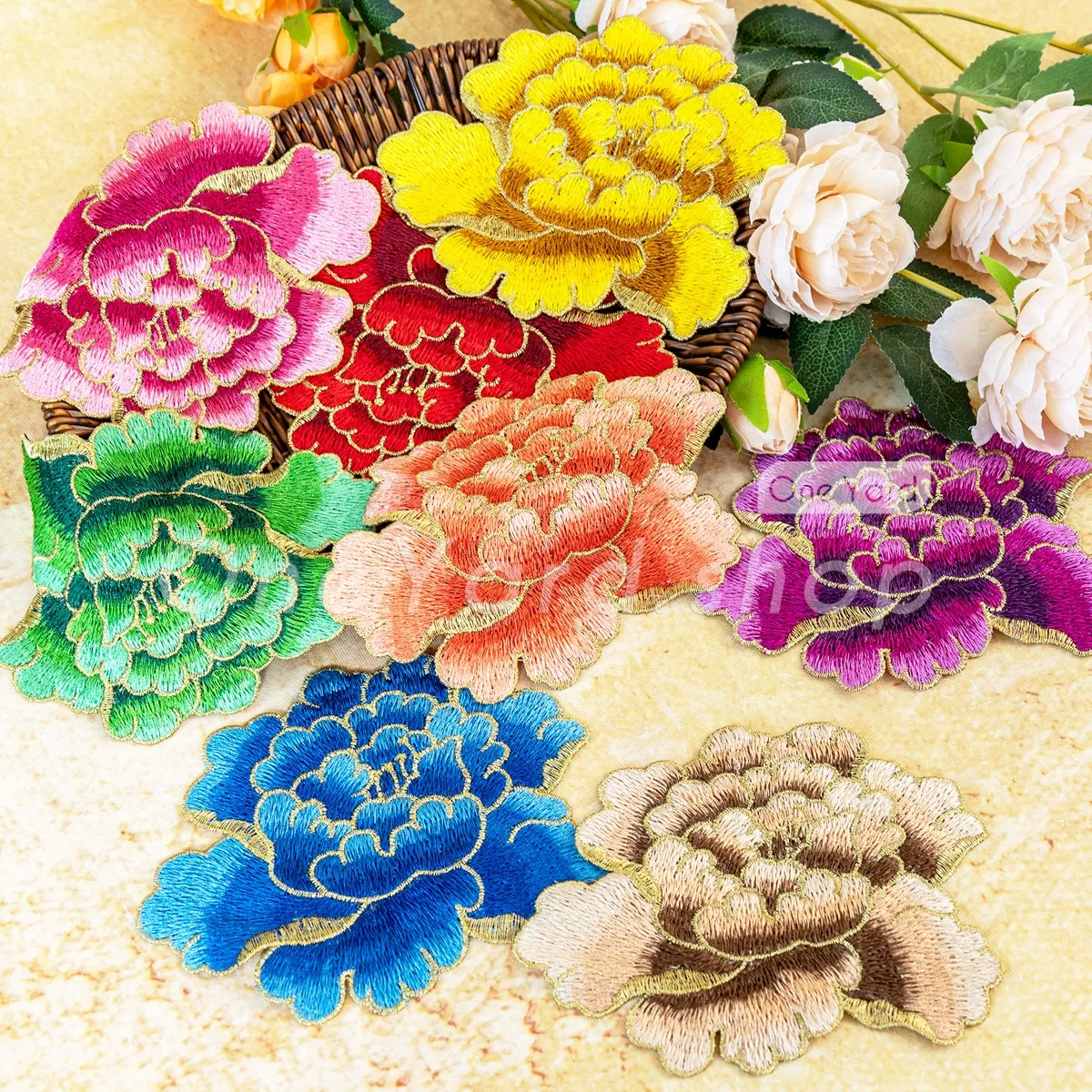 12x15cm gold outlined peony appliques for Qipao 12x15cm gold outlined peony appliques for Qipao