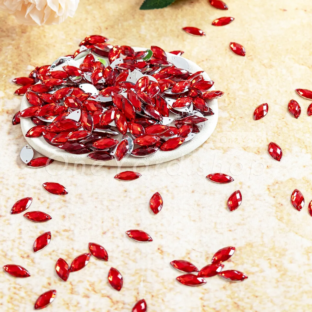 dark red horse eye acrylic rhinestones dark red horse eye acrylic rhinestones