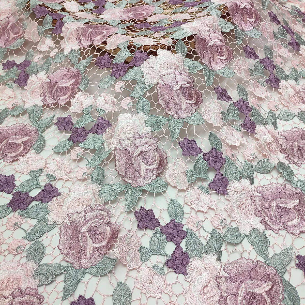 vintage cottagecore dusty rose floral cutout Guipure embroiderylace