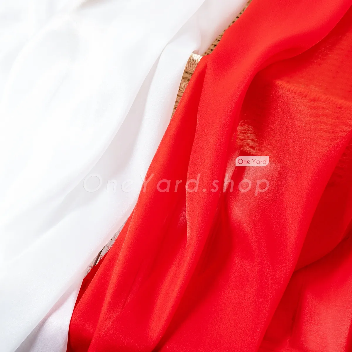 super soft but lacking elasticity shiny voile material